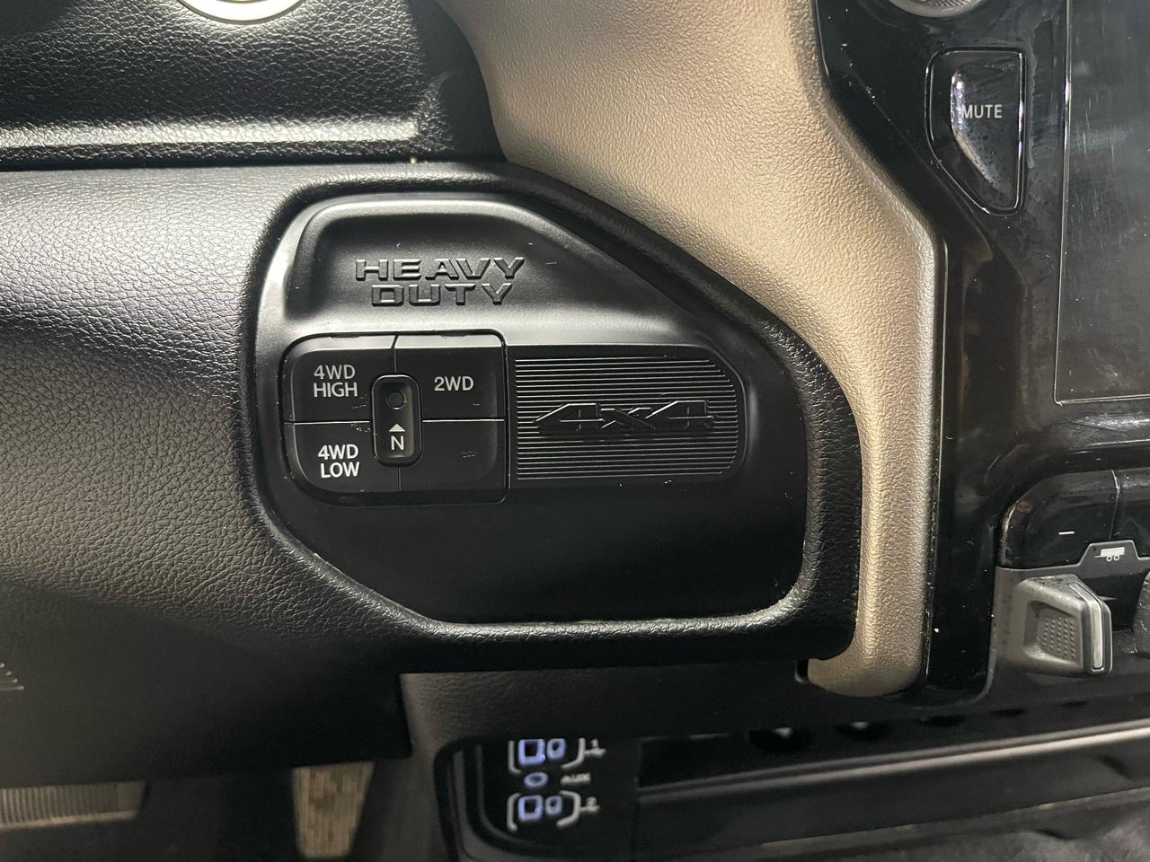 RAM 2500 Laramie 4x4 Crew Cab 6'4" Box 2024