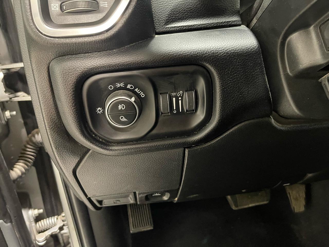 RAM 2500 Laramie 4x4 Crew Cab 6'4" Box 2024