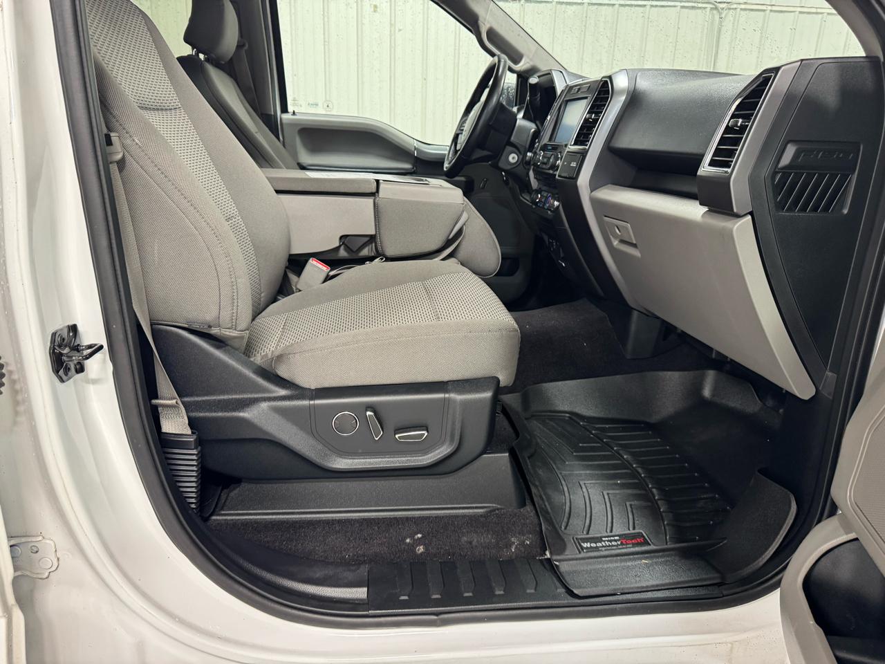 Ford F-150 4WD SuperCrew 145" XLT 2015