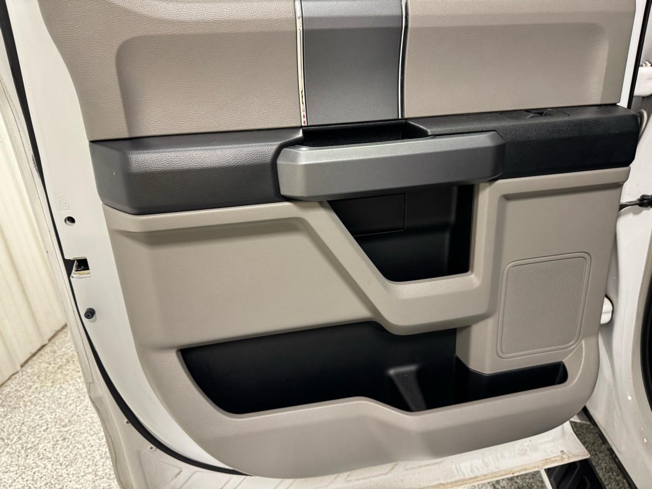 Ford F-150 4WD SuperCrew 145" XLT 2015