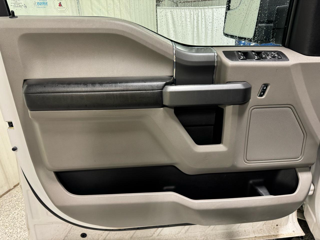 Ford F-150 4WD SuperCrew 145" XLT 2015