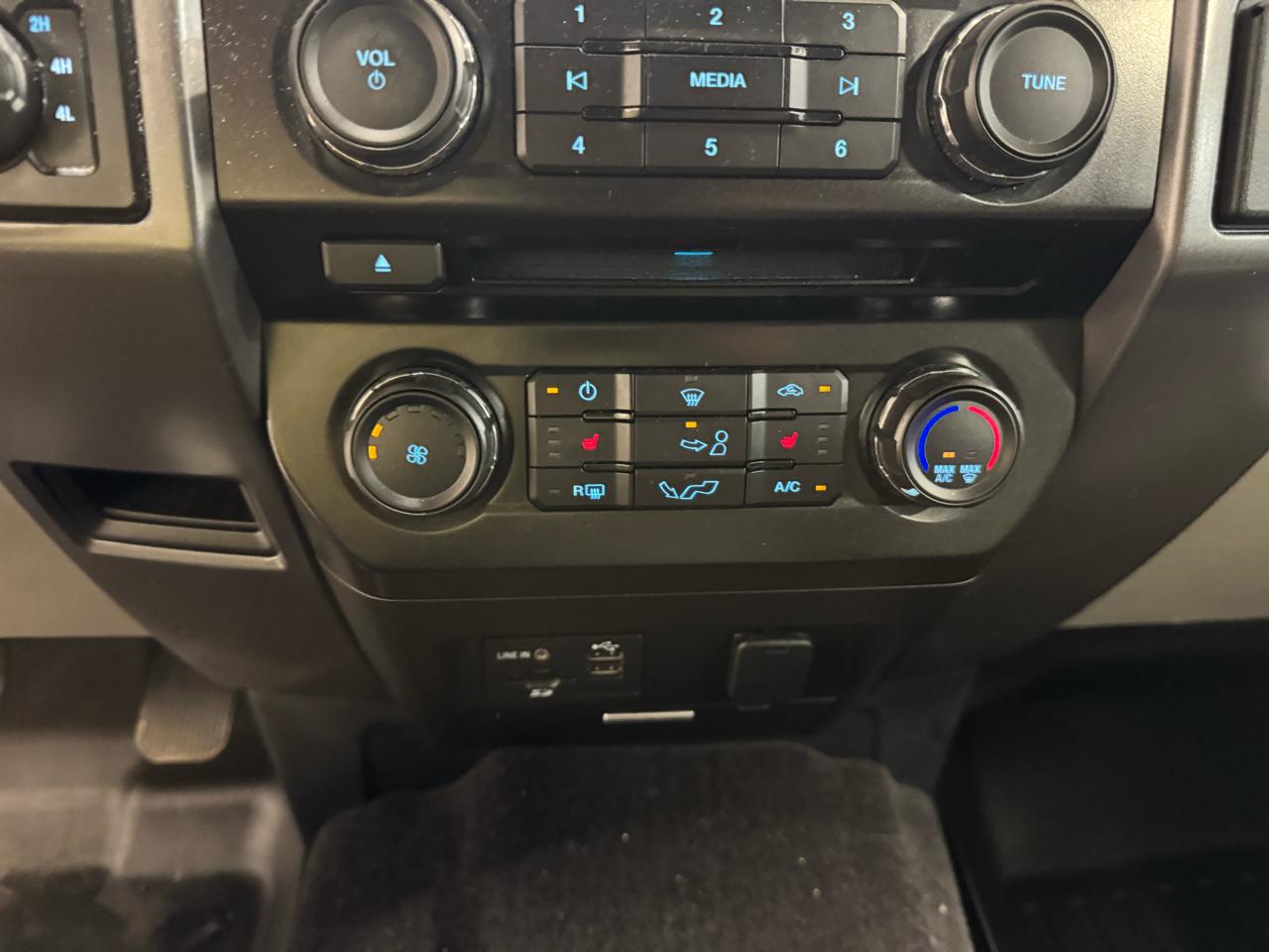 Ford F-150 4WD SuperCrew 145" XLT 2015