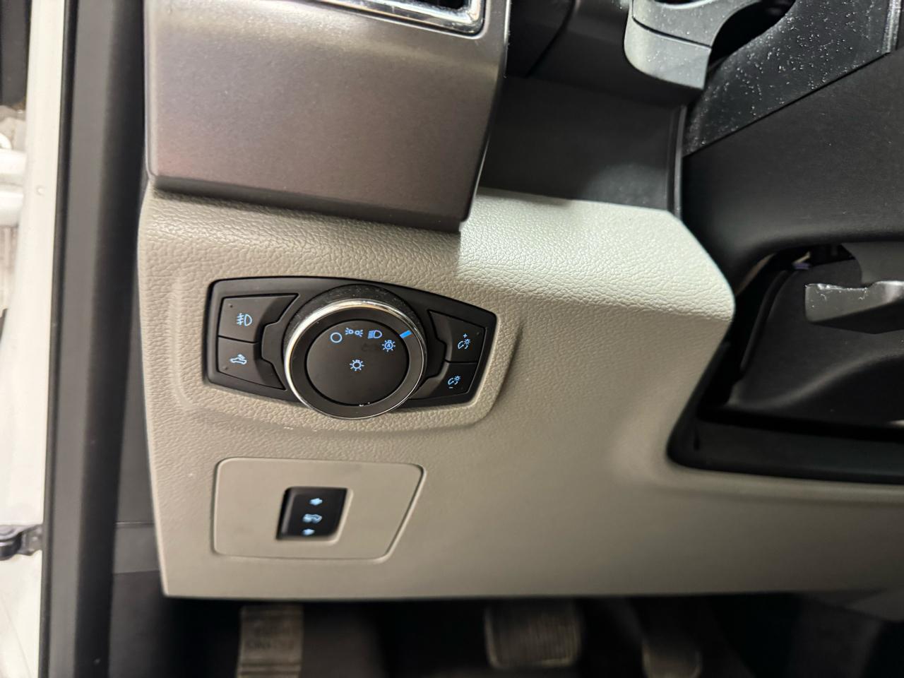 Ford F-150 4WD SuperCrew 145" XLT 2015