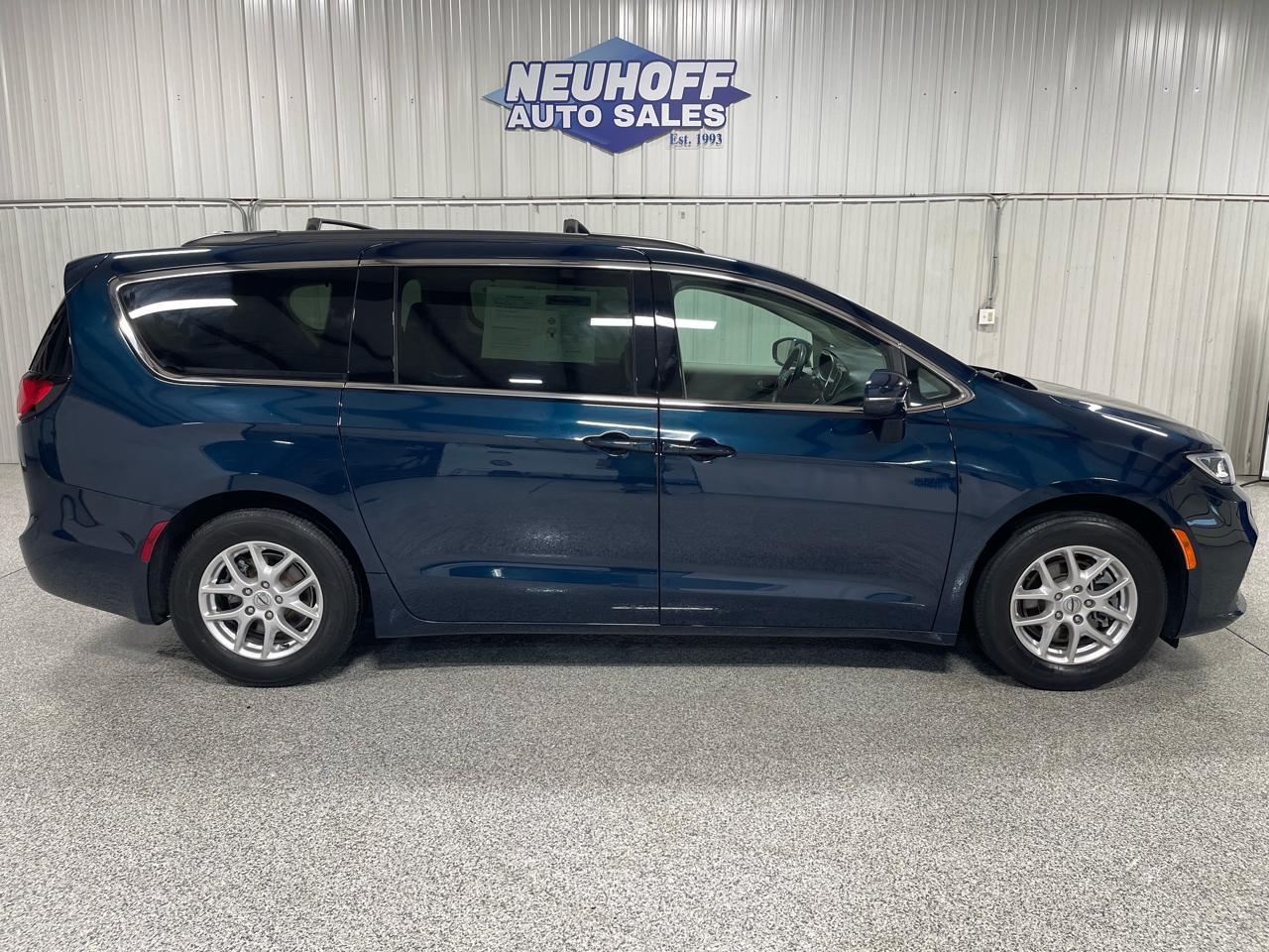 2022 Chrysler Pacifica Touring L FWD
