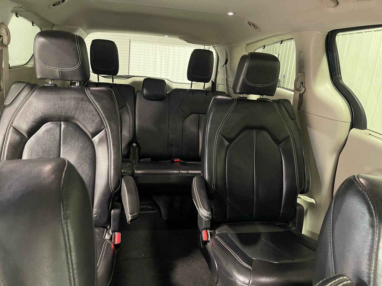 Chrysler Pacifica Touring L FWD 2022