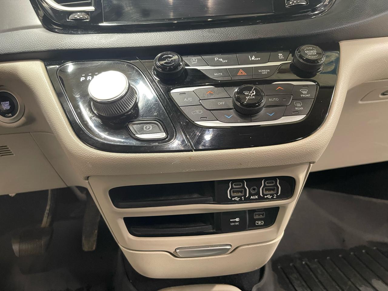 Chrysler Pacifica Touring L FWD 2022