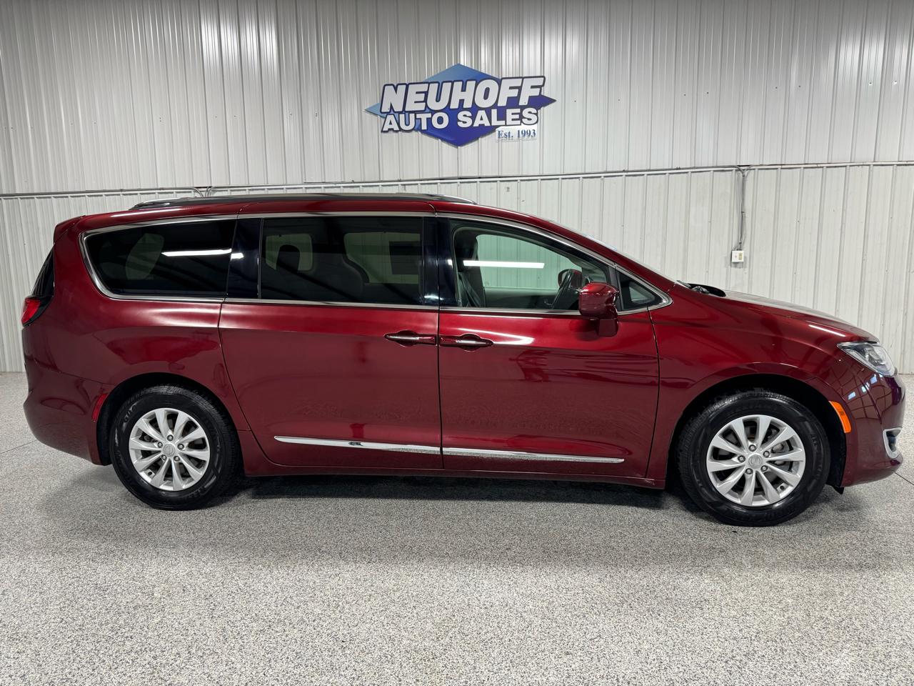 Chrysler Pacifica Touring L FWD 2019
