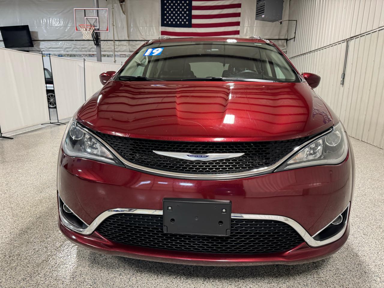 Chrysler Pacifica Touring L FWD 2019