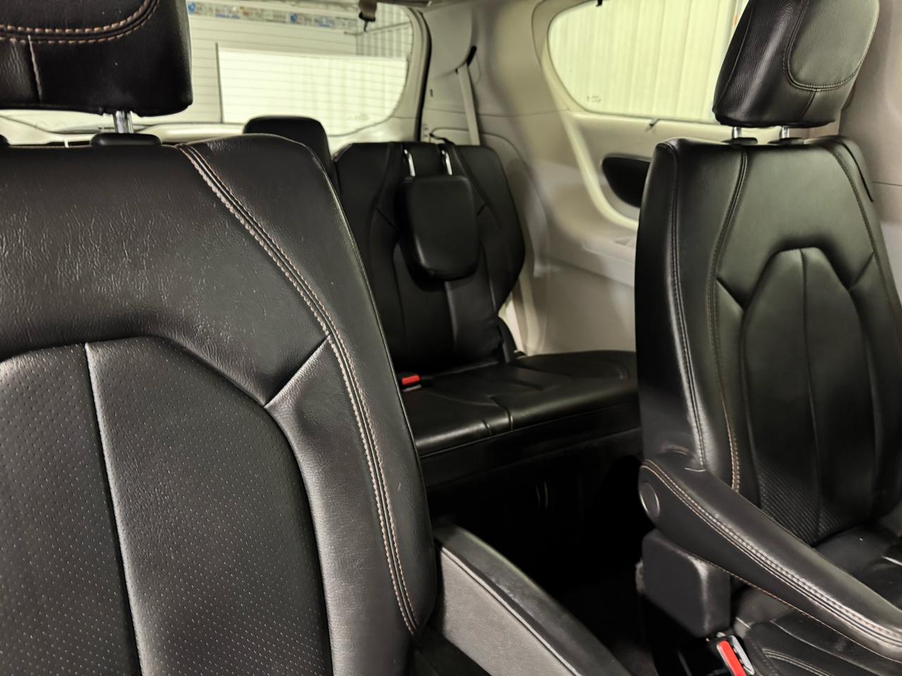 Chrysler Pacifica Touring L FWD 2019