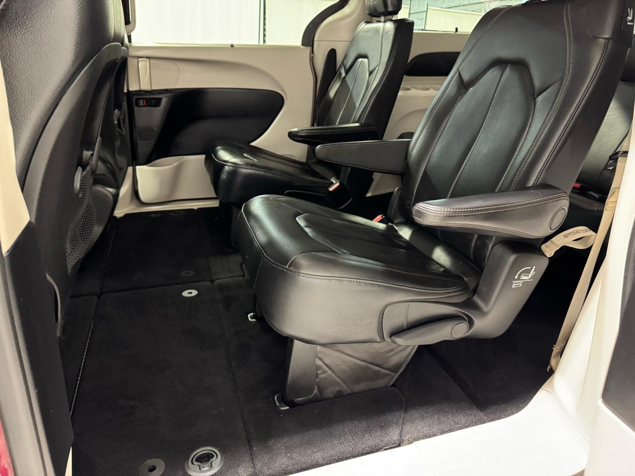 Chrysler Pacifica Touring L FWD 2019
