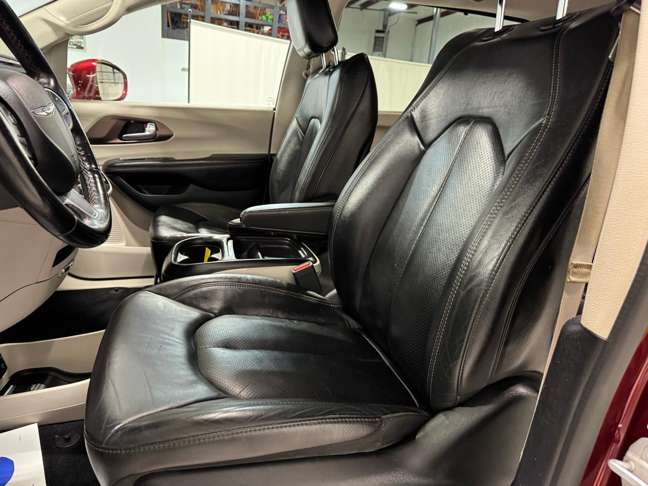 Chrysler Pacifica Touring L FWD 2019