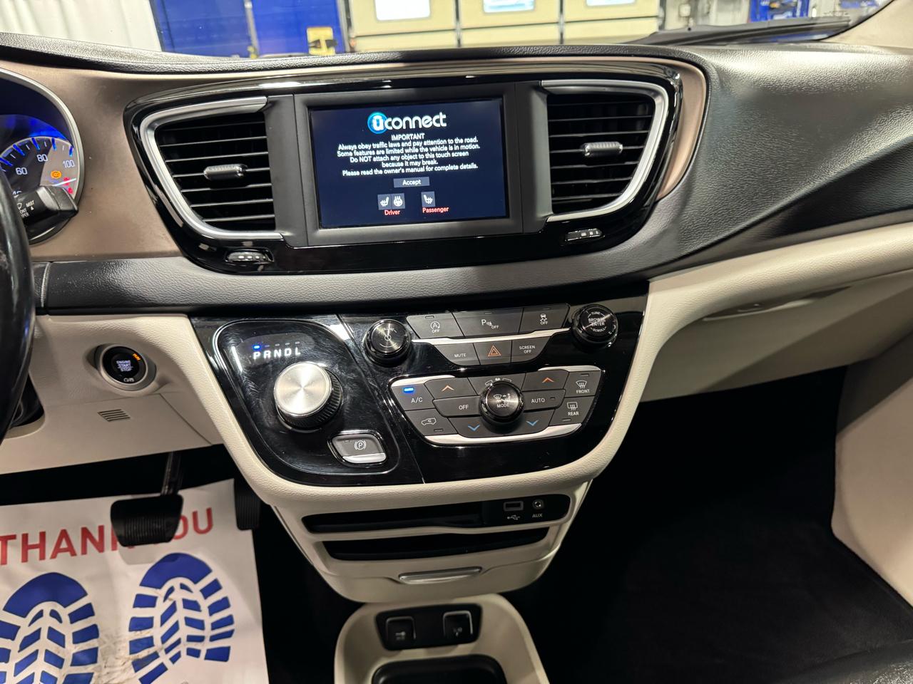 Chrysler Pacifica Touring L FWD 2019