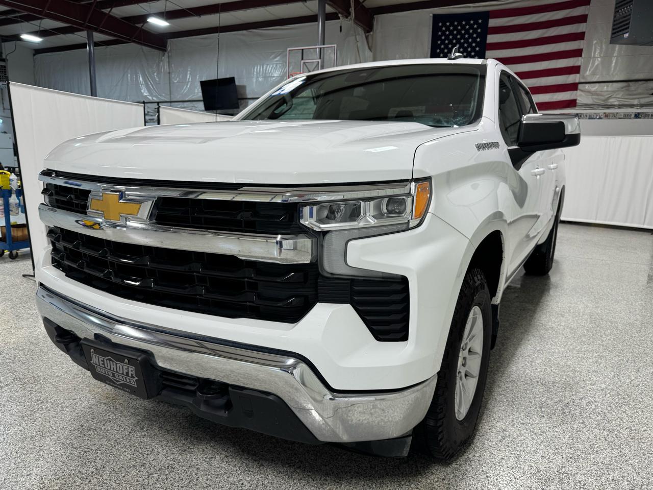 Chevrolet Silverado 1500 4WD Crew Cab 147" LT w/1LT 2023