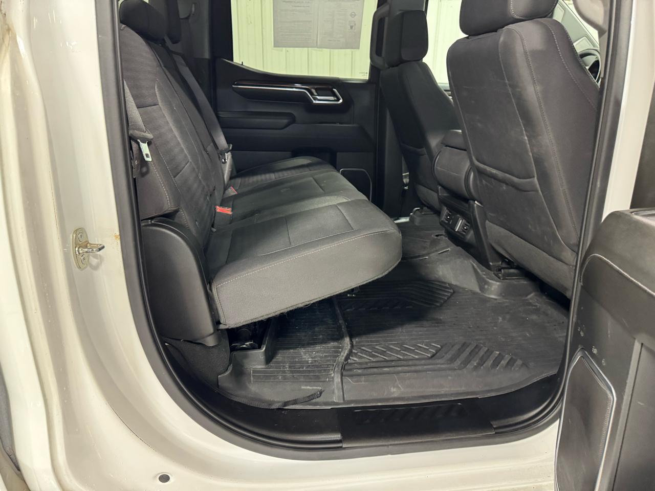 Chevrolet Silverado 1500 4WD Crew Cab 147" LT w/1LT 2023