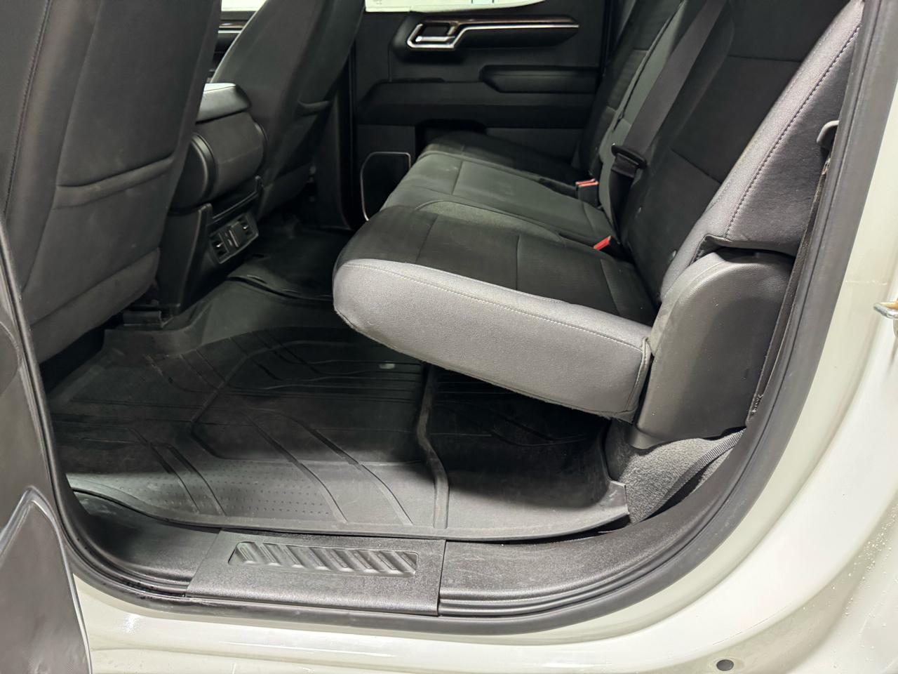 Chevrolet Silverado 1500 4WD Crew Cab 147" LT w/1LT 2023