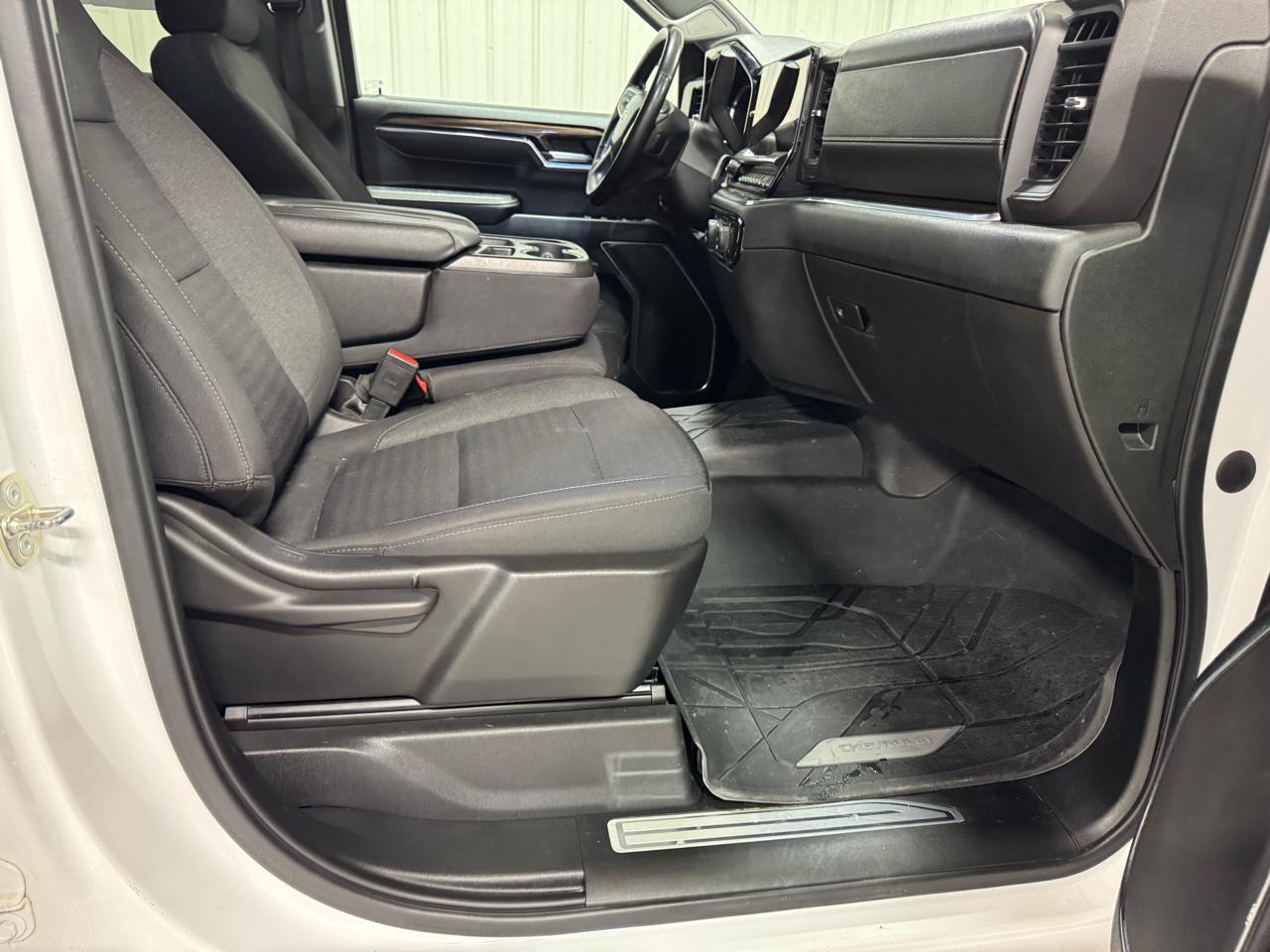 Chevrolet Silverado 1500 4WD Crew Cab 147" LT w/1LT 2023