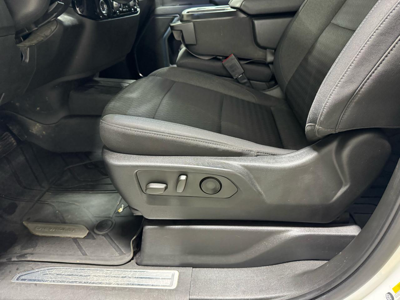 Chevrolet Silverado 1500 4WD Crew Cab 147" LT w/1LT 2023