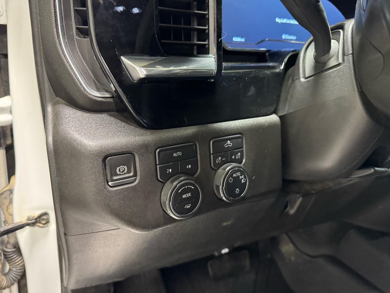 Chevrolet Silverado 1500 4WD Crew Cab 147" LT w/1LT 2023