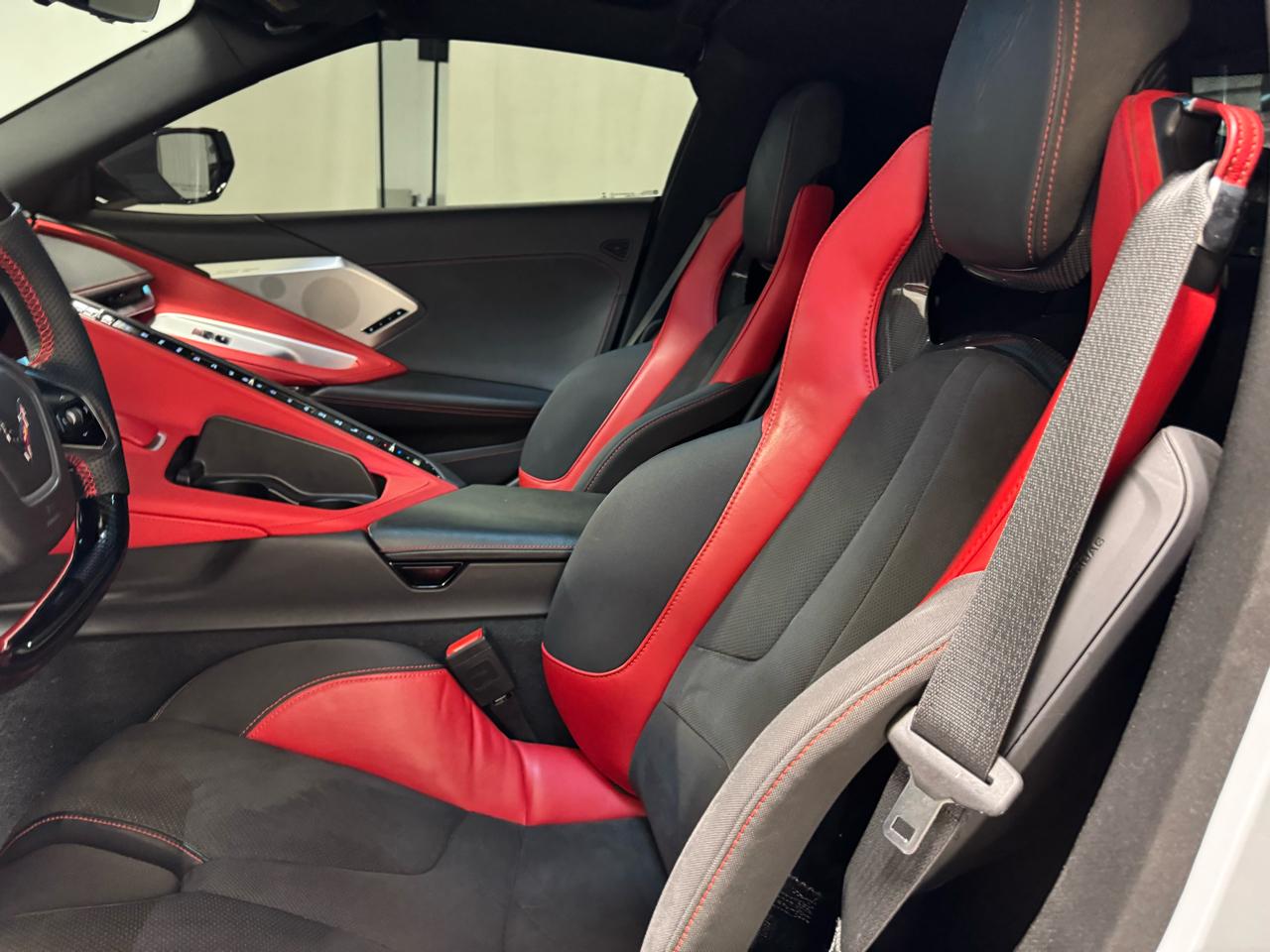 Chevrolet Corvette 2dr Stingray Cpe w/2LT 2021