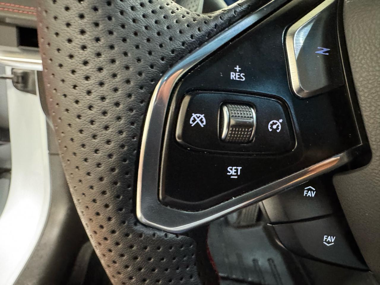 Chevrolet Corvette 2dr Stingray Cpe w/2LT 2021