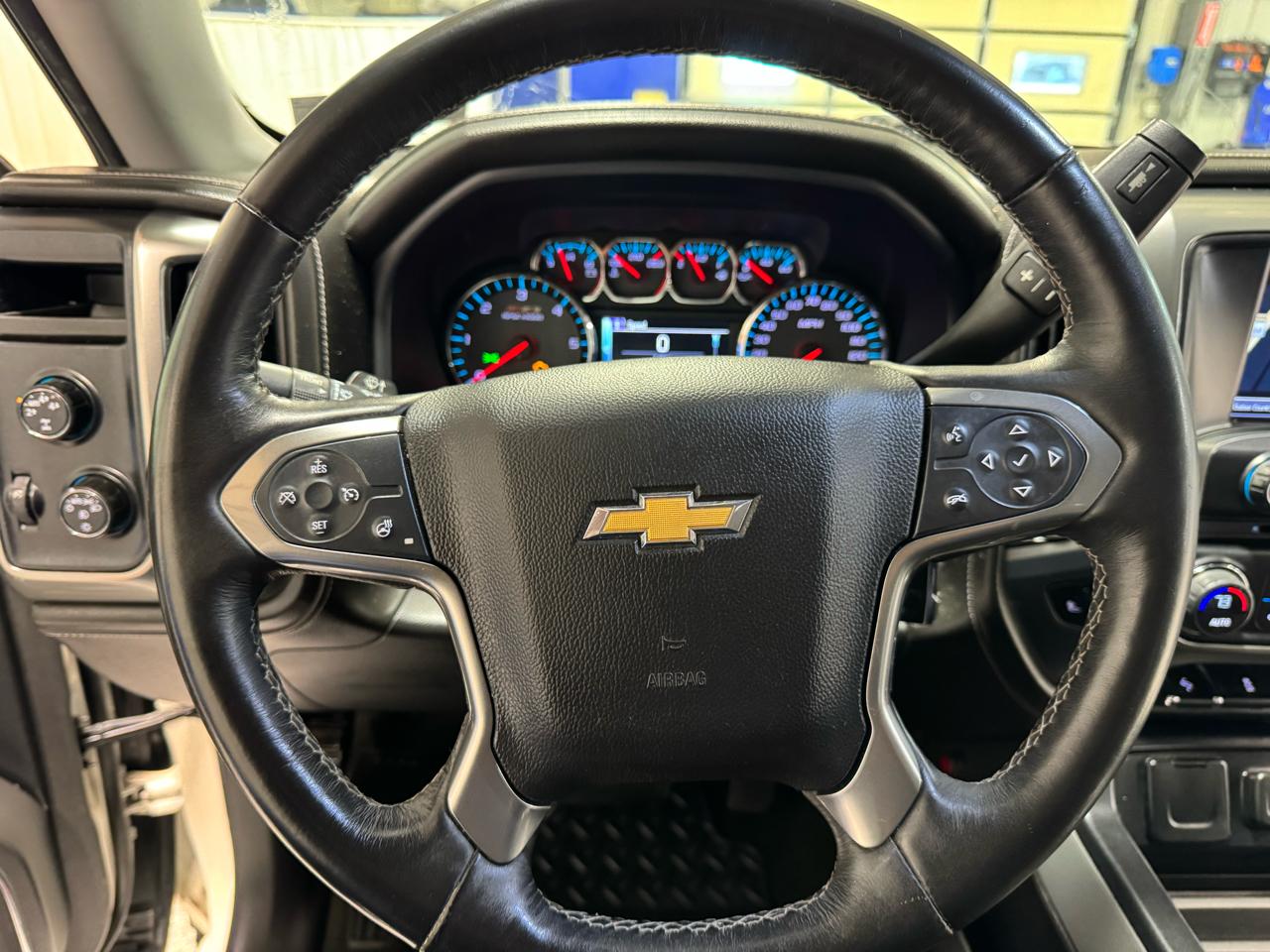 Chevrolet Silverado 1500 4WD Crew Cab 143.5" LTZ w/2LZ 2015