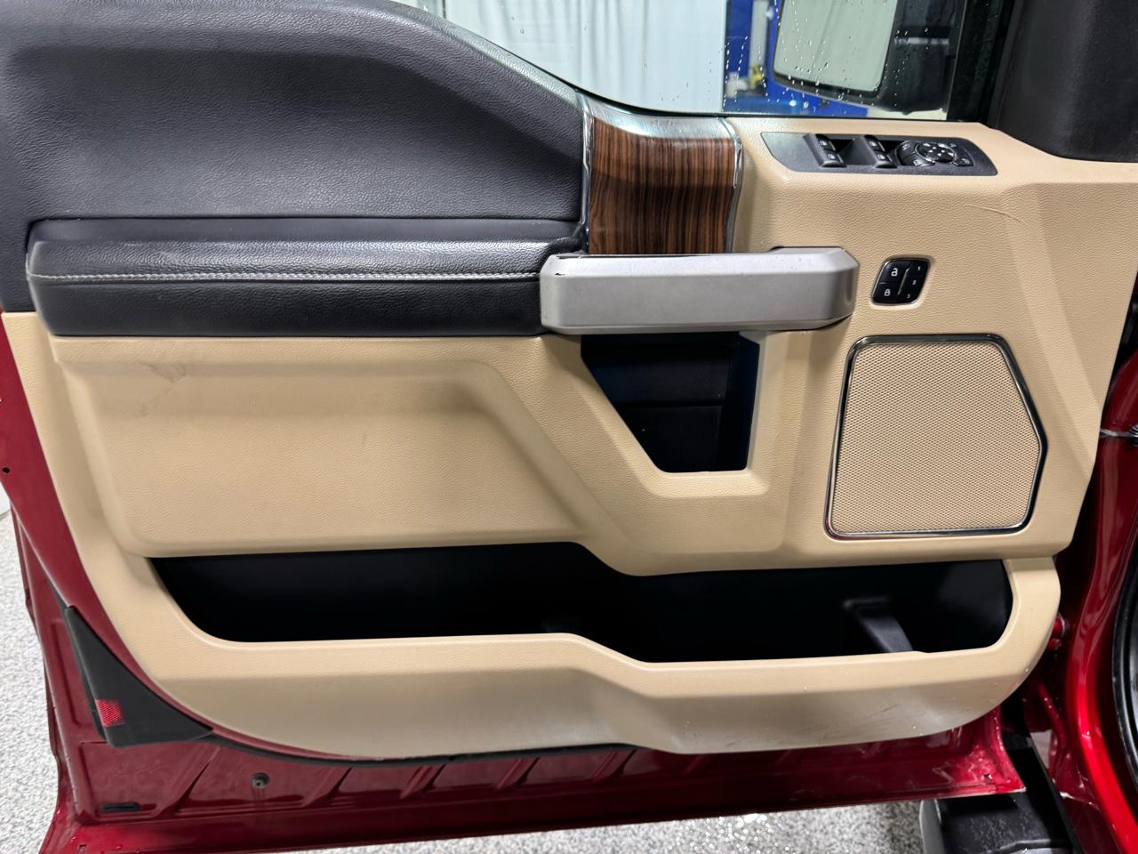 Ford F-150 4WD SuperCab 145" Lariat 2015