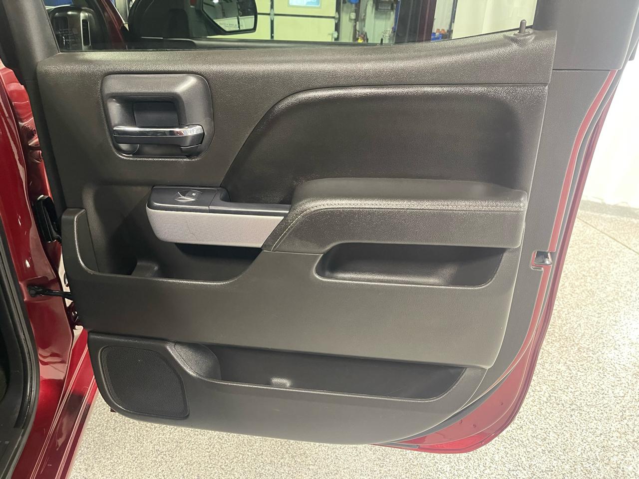 Chevrolet Silverado 1500 4WD Crew Cab 143.5" LT w/2LT 2016