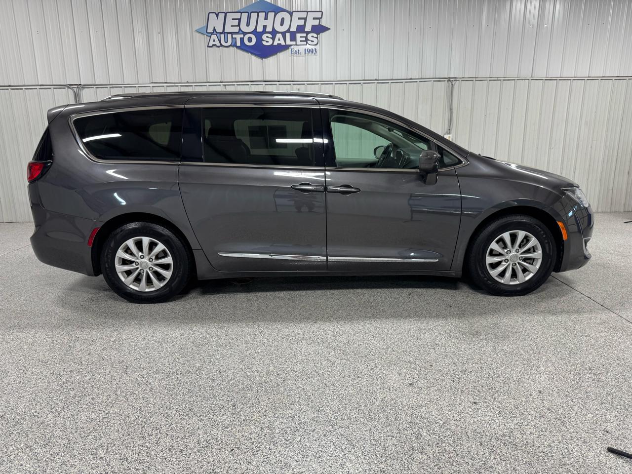 2018 Chrysler Pacifica Touring L Plus FWD