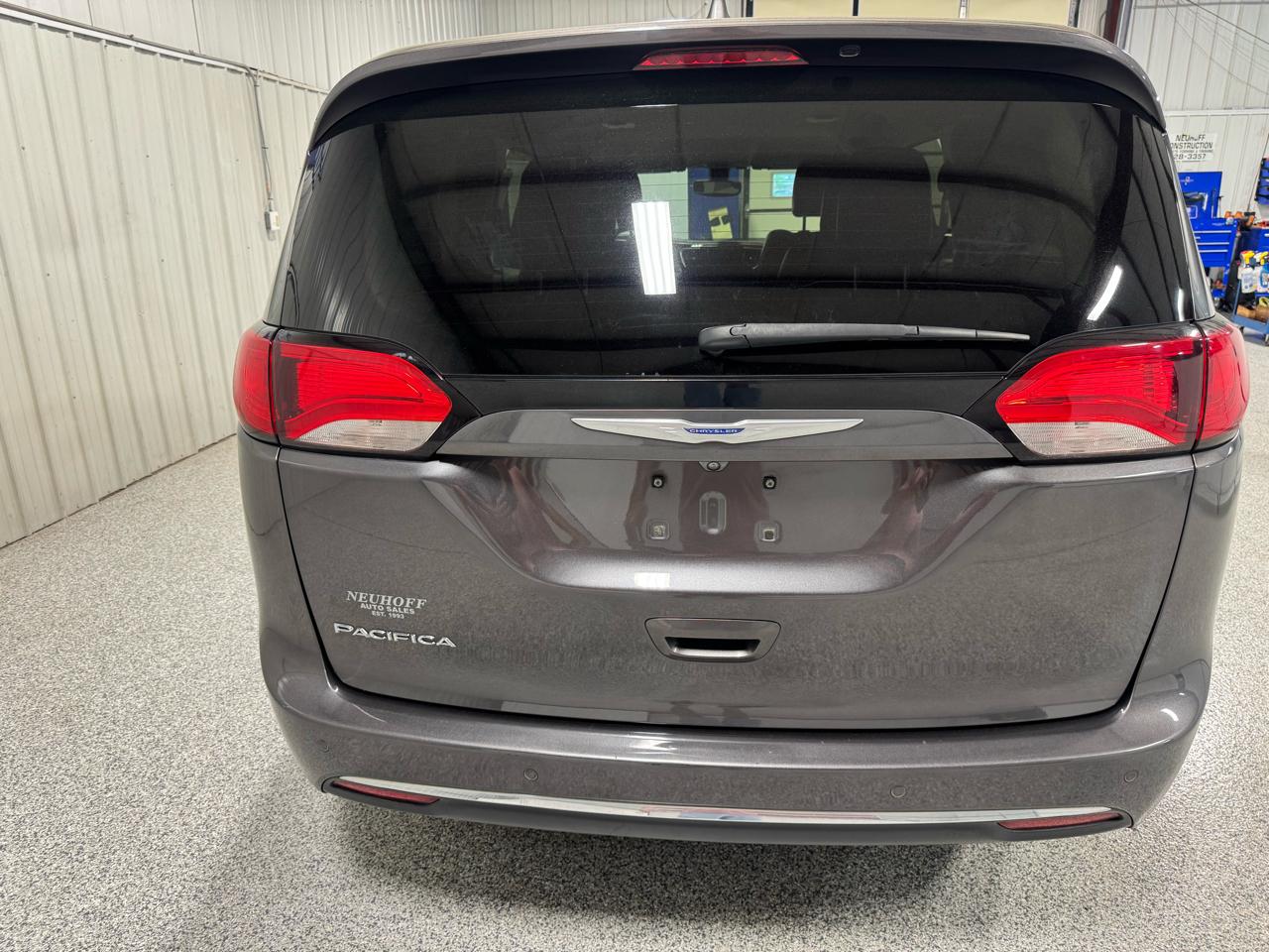 Chrysler Pacifica Touring L Plus FWD 2018