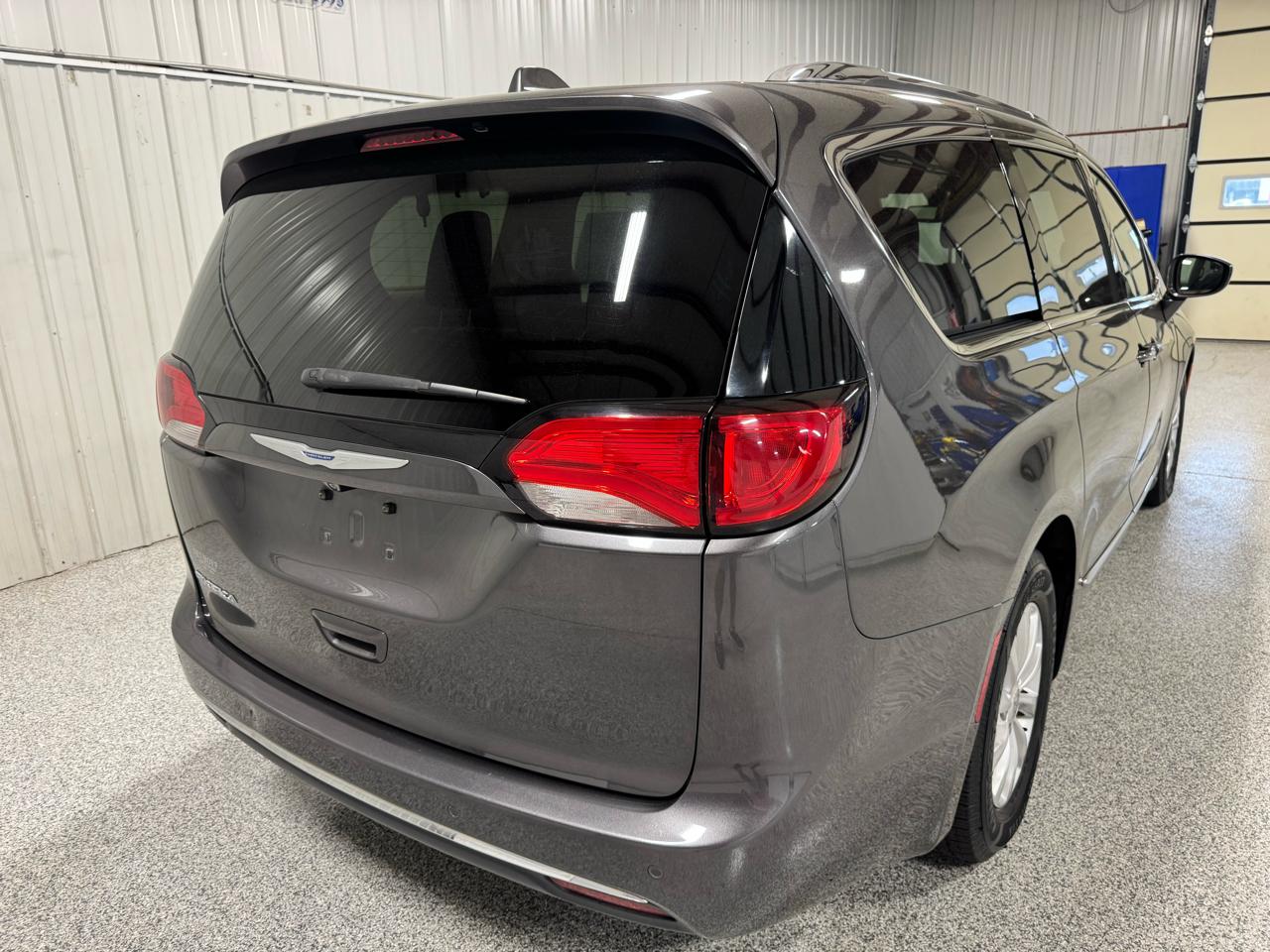 Chrysler Pacifica Touring L Plus FWD 2018