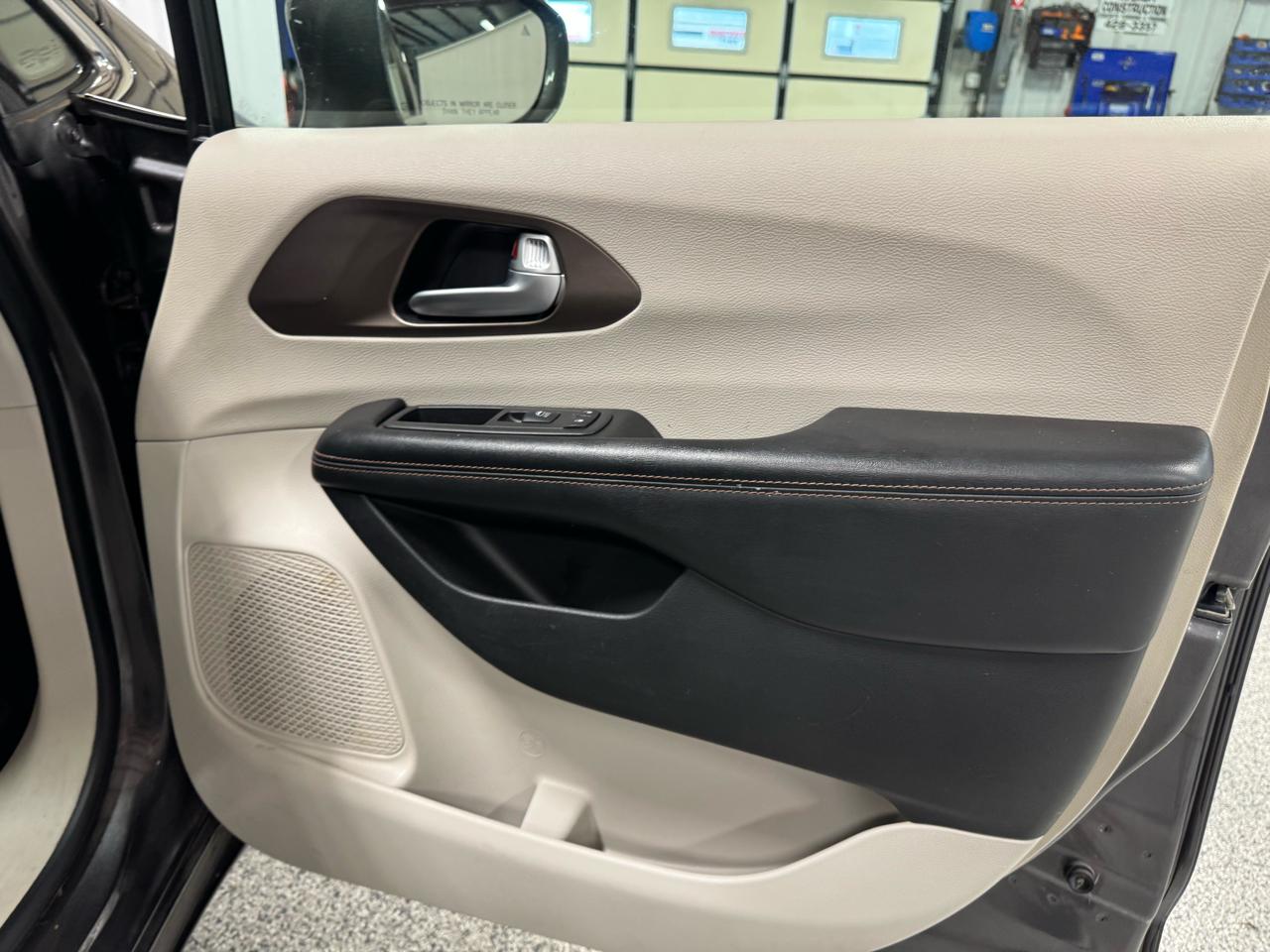 Chrysler Pacifica Touring L Plus FWD 2018