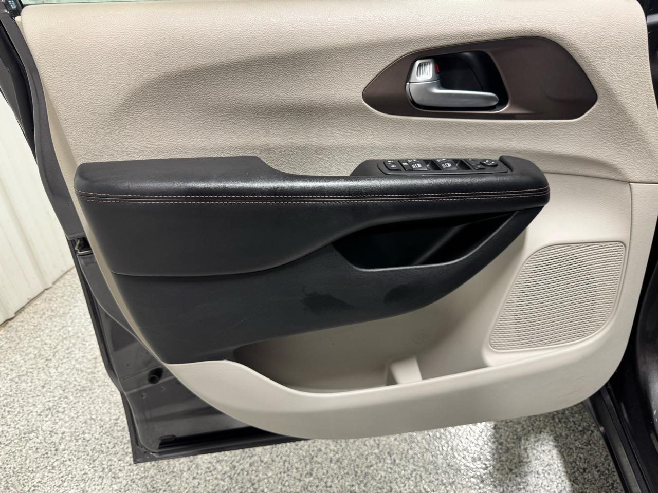 Chrysler Pacifica Touring L Plus FWD 2018