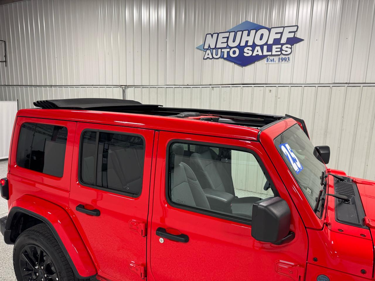 Jeep Wrangler 4xe Sahara 4x4 2025