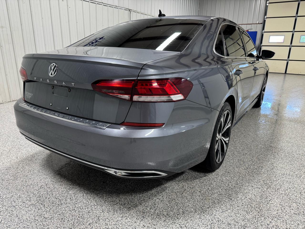 Volkswagen Passat 2.0T SE Auto 2022