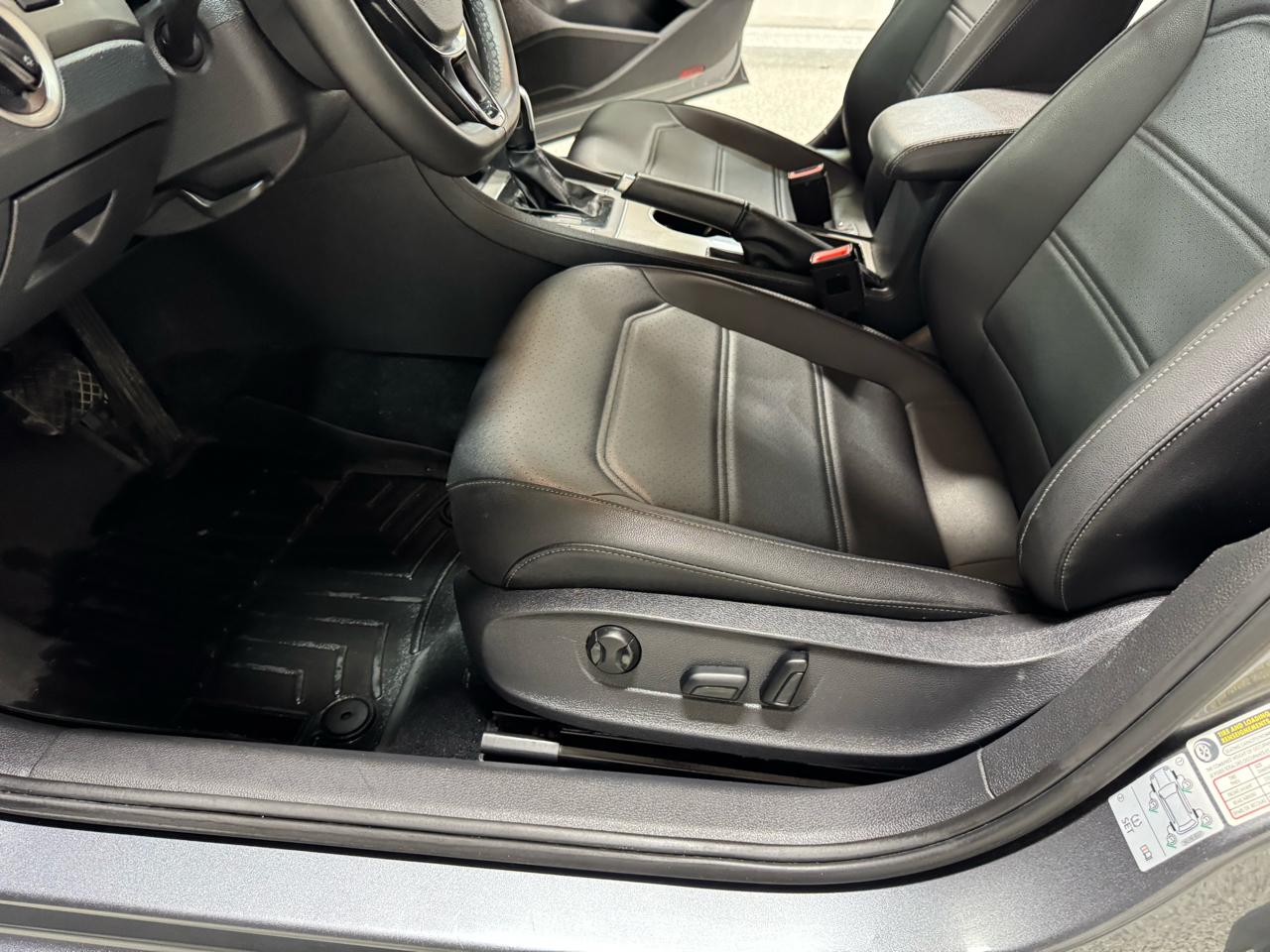 Volkswagen Passat 2.0T SE Auto 2022