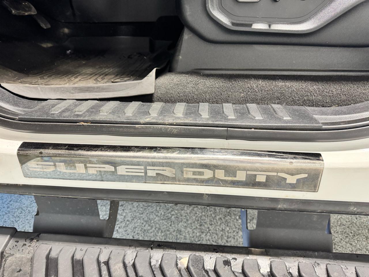 Ford Super Duty F-250 SRW Lariat 4WD Crew Cab 6.75' Box 2021