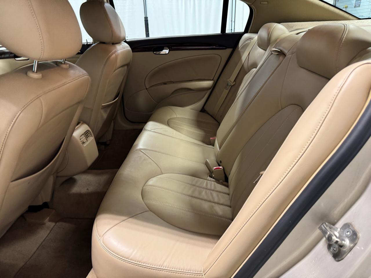 Buick Lucerne 4dr Sdn CXL 2009