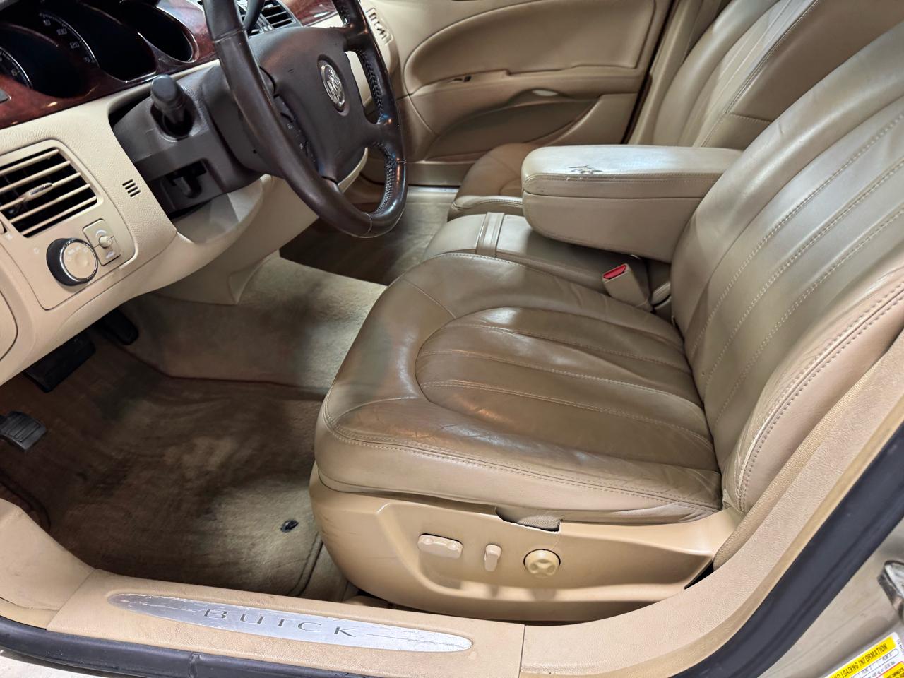 Buick Lucerne 4dr Sdn CXL 2009