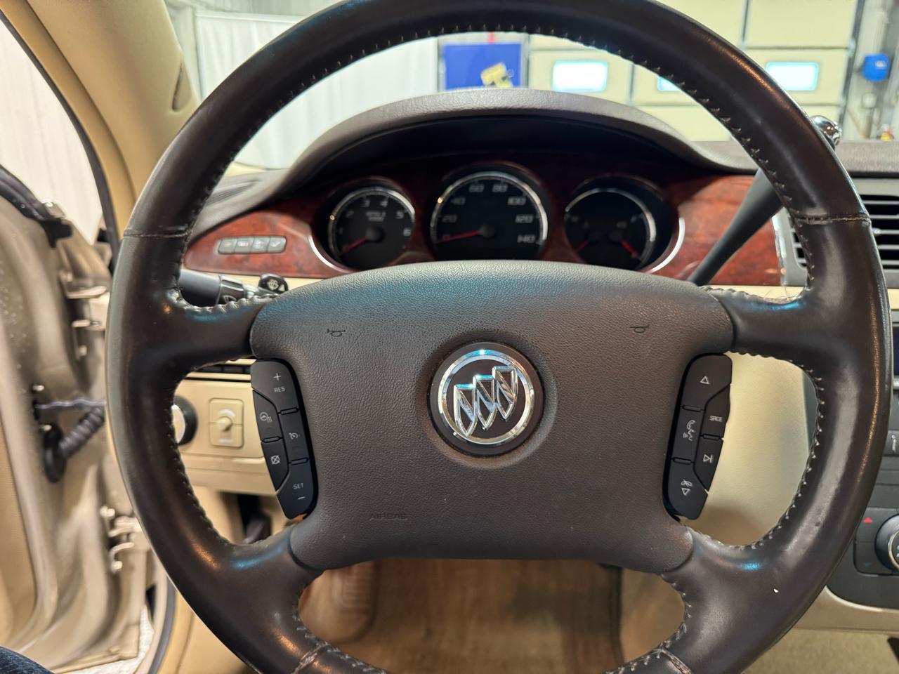 Buick Lucerne 4dr Sdn CXL 2009