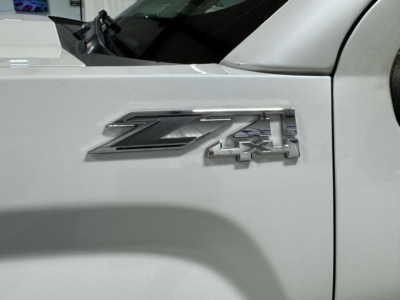 GMC Sierra 1500 4WD Crew Cab 153.0" SLT 2018