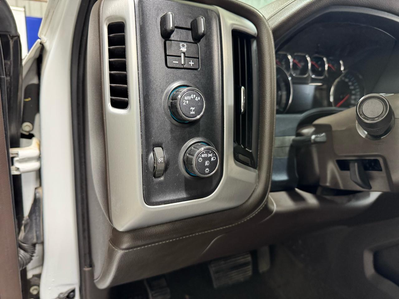 GMC Sierra 1500 4WD Crew Cab 153.0" SLT 2018