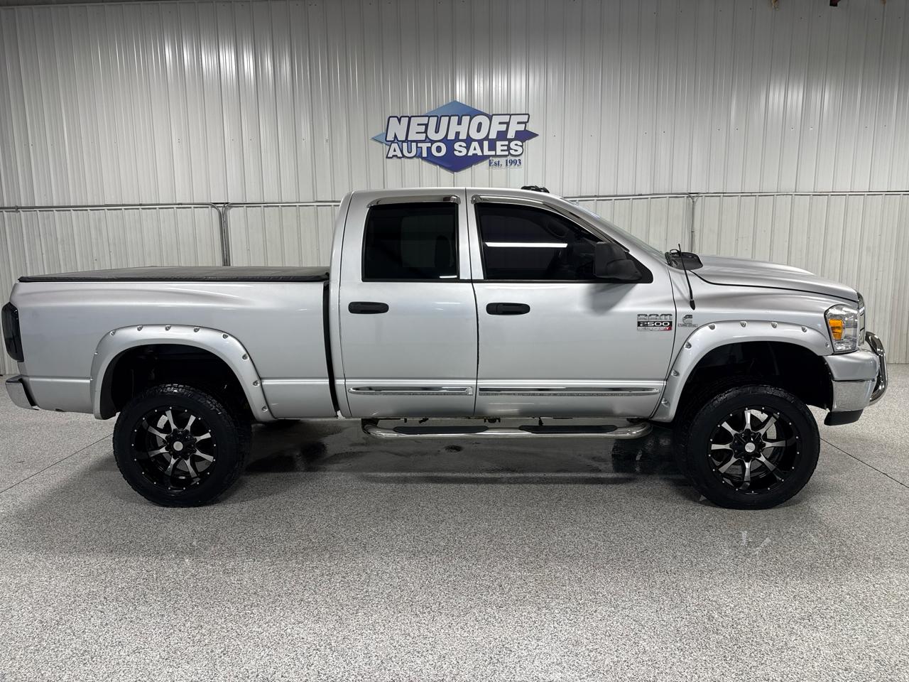 2008 Dodge Ram 2500 4WD Quad Cab 140.5" SLT
