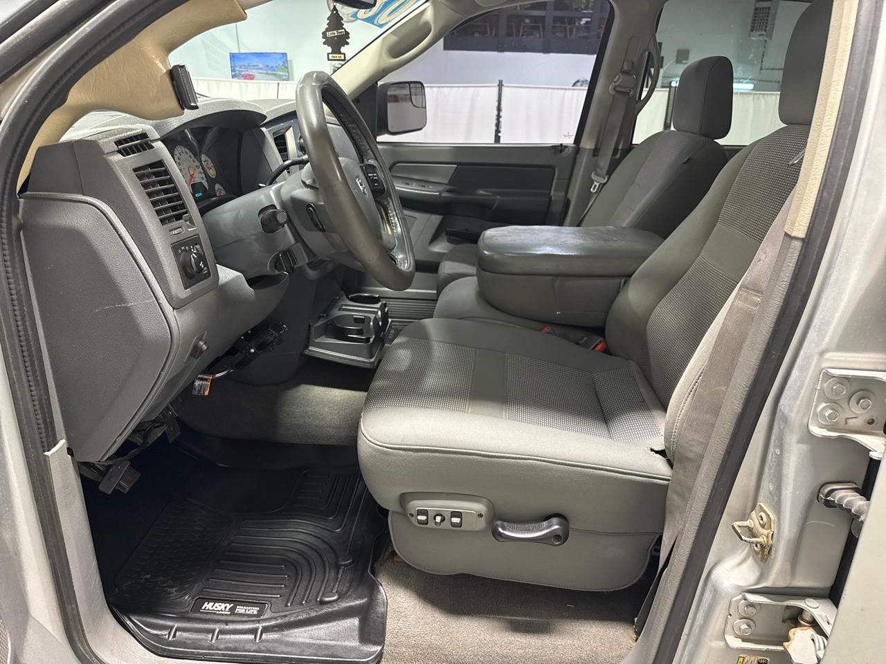 Dodge Ram 2500 4WD Quad Cab 140.5" SLT 2008