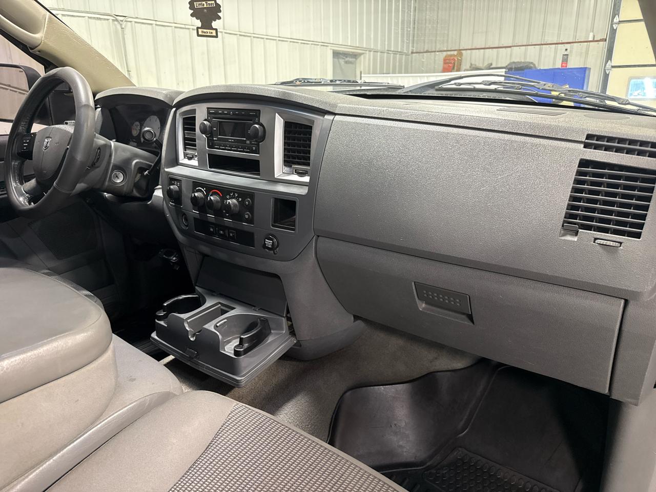 Dodge Ram 2500 4WD Quad Cab 140.5" SLT 2008
