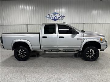 2008 Dodge Ram 2500 4WD Quad Cab 140.5" SLT