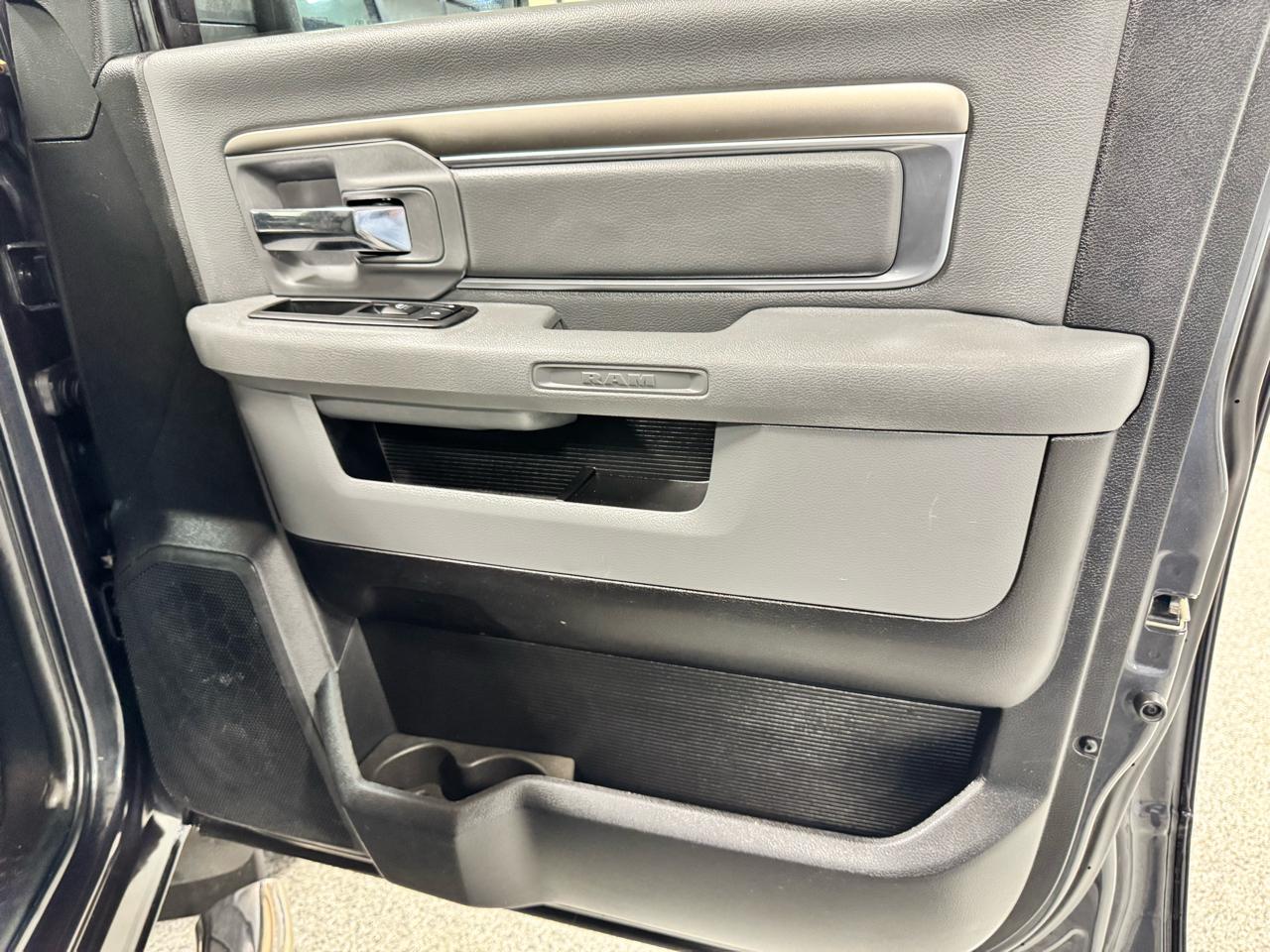 RAM 1500 Big Horn 4x4 Crew Cab 5'7" Box 2018
