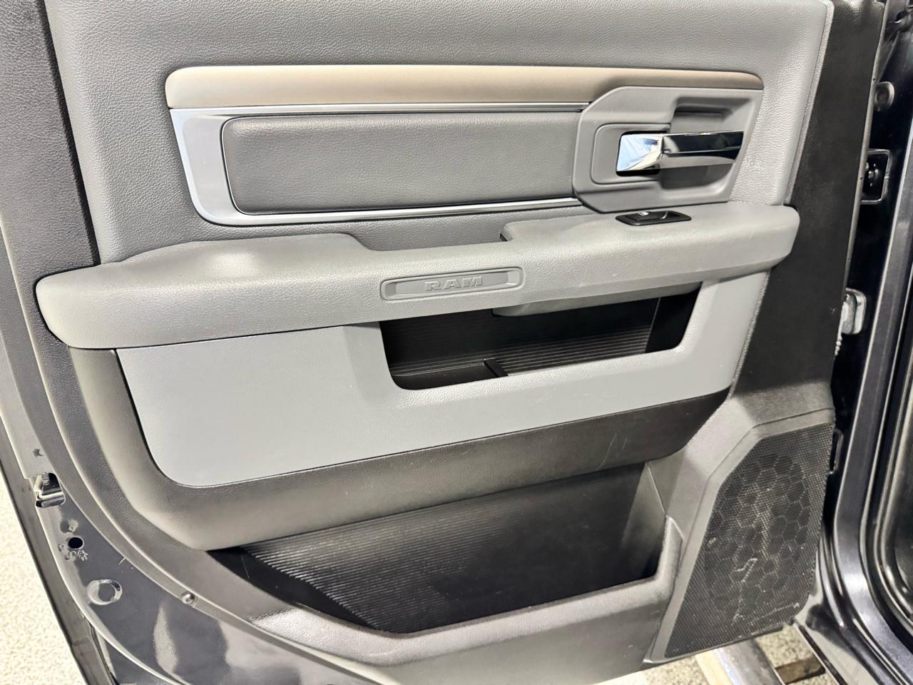 RAM 1500 Big Horn 4x4 Crew Cab 5'7" Box 2018