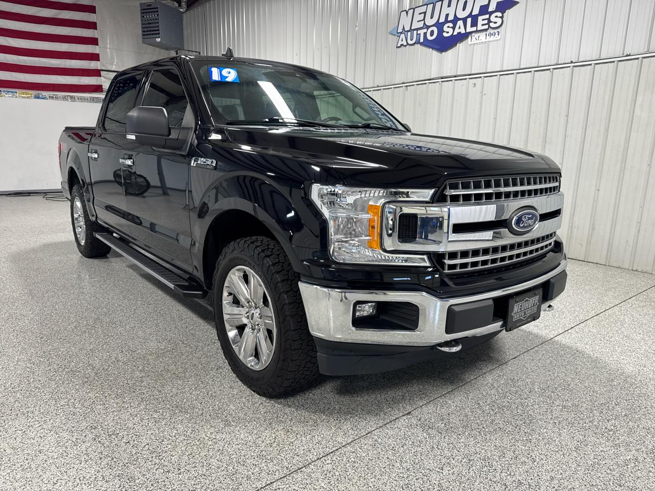 Ford F-150 XLT SuperCrew Short Bed 4WD 2019