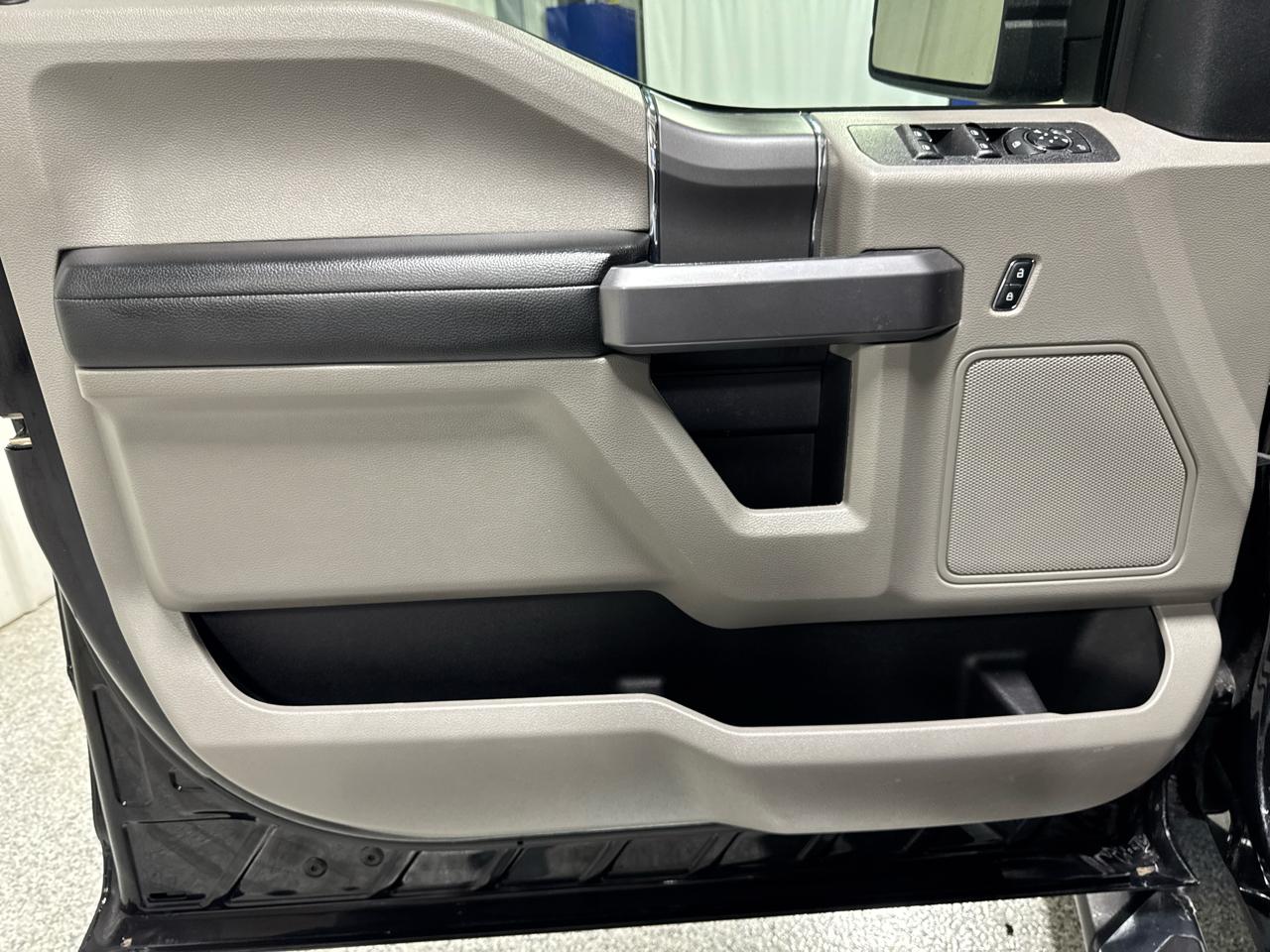 Ford F-150 XLT SuperCrew Short Bed 4WD 2019