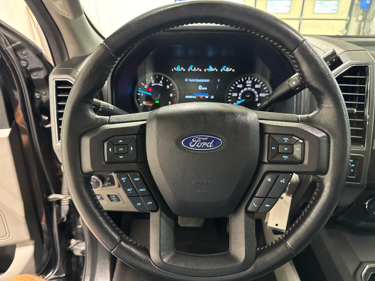 Ford F-150 XLT SuperCrew Short Bed 4WD 2019
